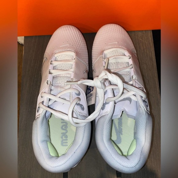 Nike Hyperdiamond 4 Elite Women's Softball Cleats - NWOB Sz 9.5 - Picture 4 of 6